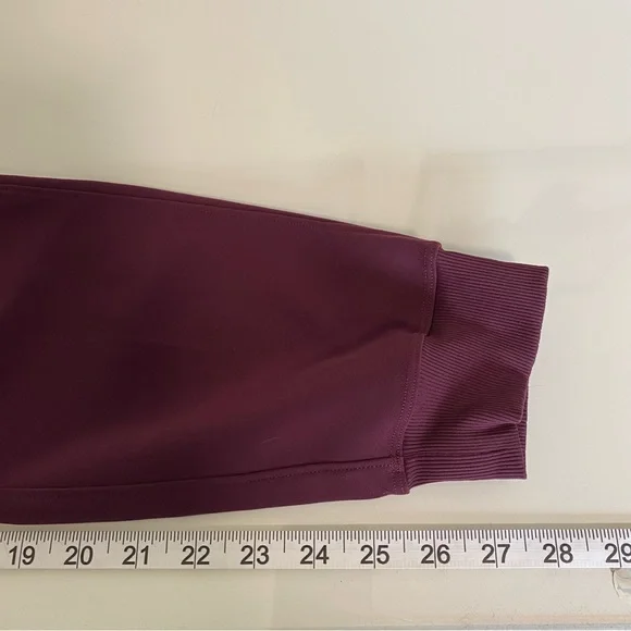 Lululemon On the Fly Jogger Pants Woven Cassis Size 0 - Picture 9 of 9